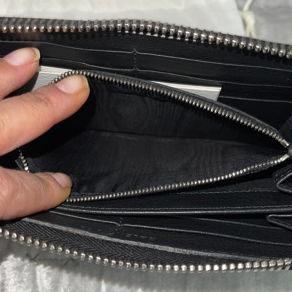 Balenciaga wallet preloved excellent condition black leather full set. - Picture 9 of 12